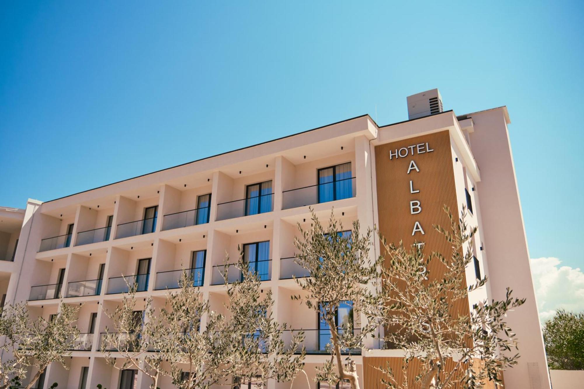 Hotel Albatros & Rrogozhine
