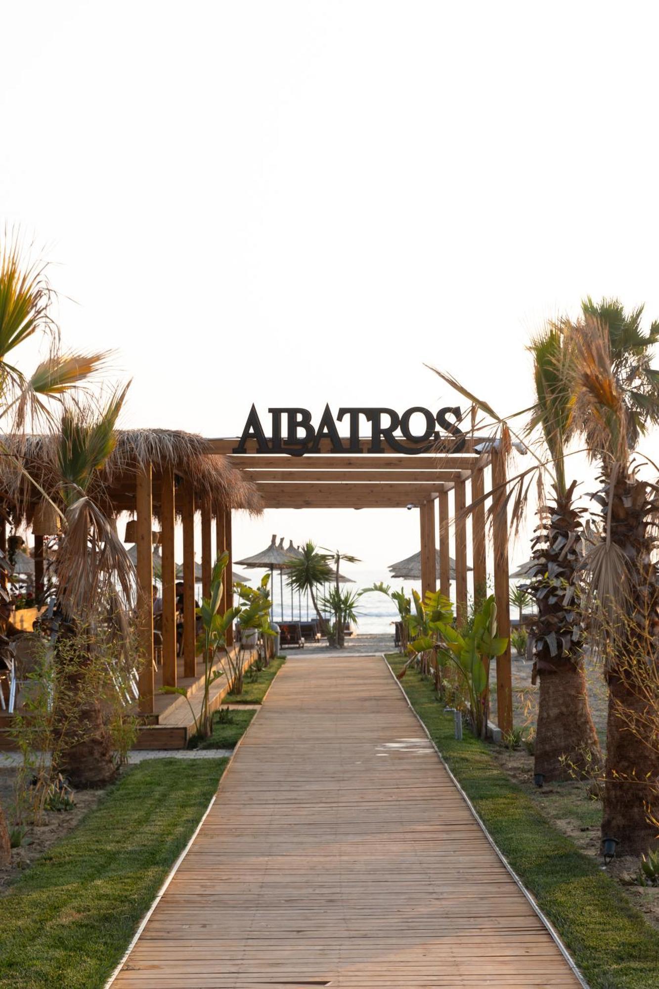 Hotel Albatros & Rrogozhine