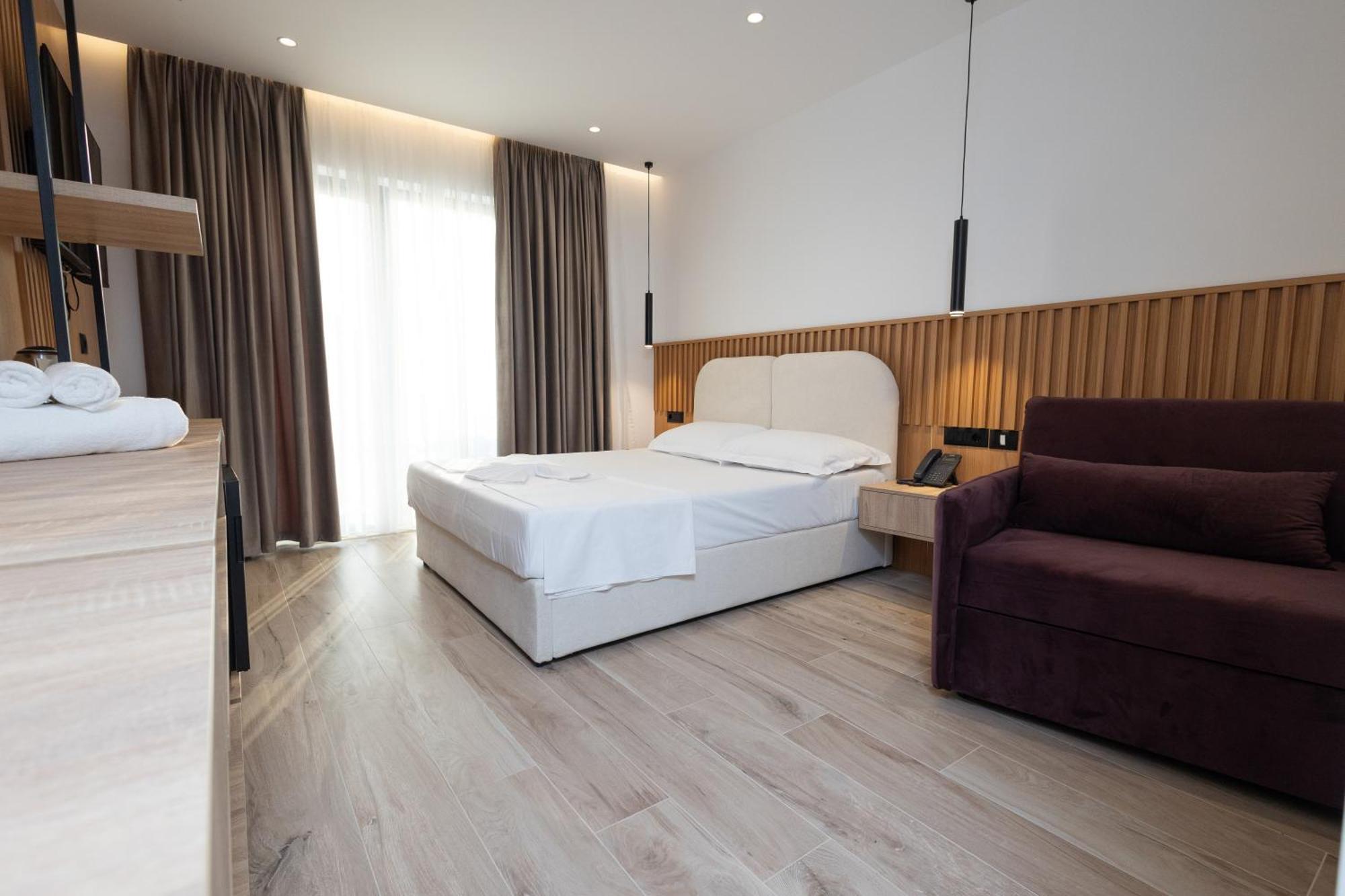 Hotel Albatros & Rrogozhine